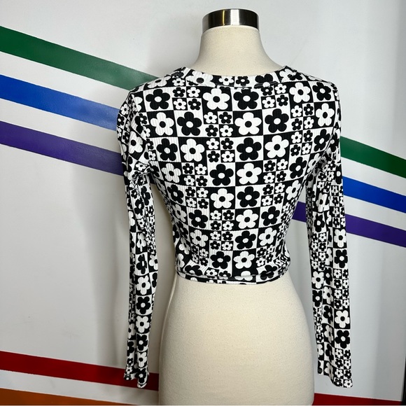 Wild Fable Floral Crop Long Sleeve Top size medium - Picture 3 of 5